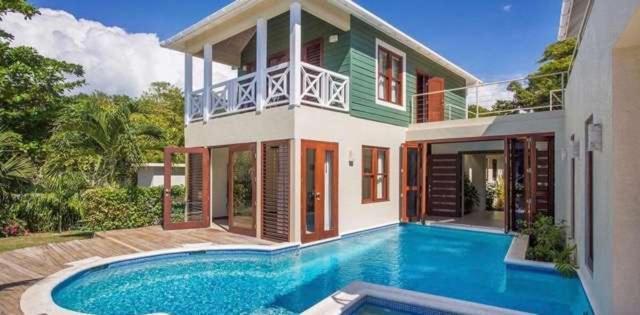 Hospitality Expert Little Waters Villa 内格里尔 外观 照片